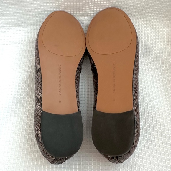 New Banana Republic Faux Snakeskin Ballet Flats Bows Size US 6 Shoes - Picture 4 of 4
